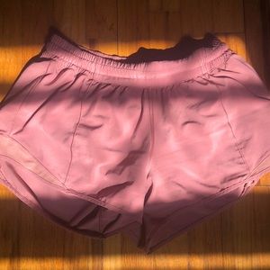 Lululemon Hotty Hot 4” Short sz. 8